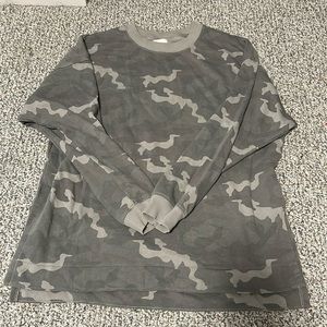 AE camo oversized sweater